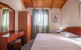 Stelios Stone House Sinarades